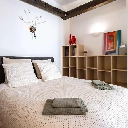 Luxury Floor 2br With Rooftop Views