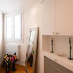 Luxury Floor 2br With Rooftop Views 아파트