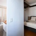 아파트 Luxury Floor 2br With Rooftop Views