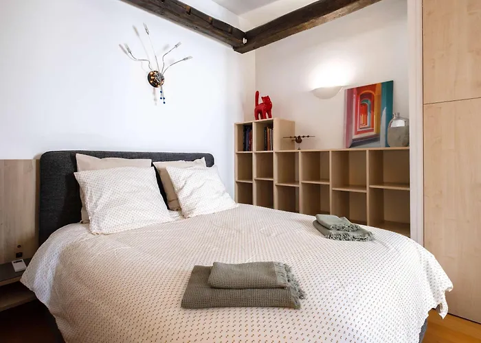 Luxury Floor 2br With Rooftop Views