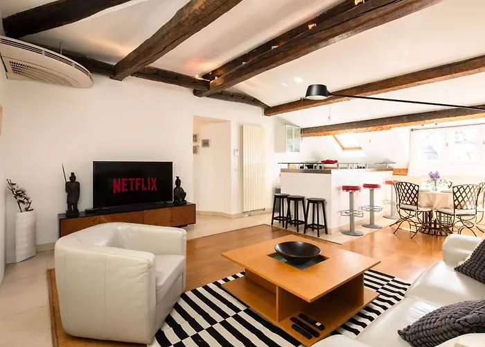 Apartment Luxury Floor 2br With Rooftop Views *