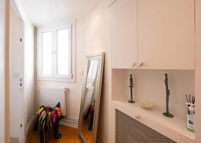 Luxury Floor 2br With Rooftop Views Apartment