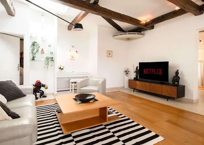Luxury Floor 2br With Rooftop Views