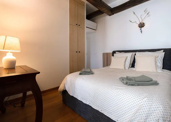 Luxury Floor 2br With Rooftop Views Apartman *